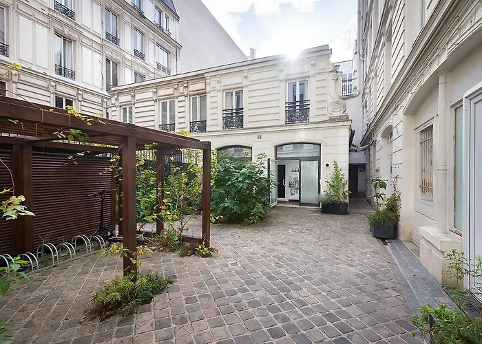 Le Pavillon Ponthieu - Champs-élysées Parigi